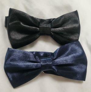 Adjustable bowtie pretied